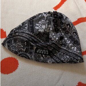 Skida Alpine (fleece lined) black and white patterned hat